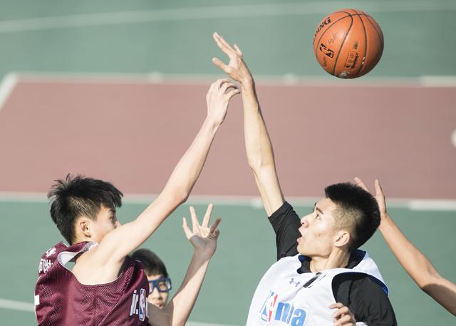 禁欲总裁被揉裆呻吟故事动漫